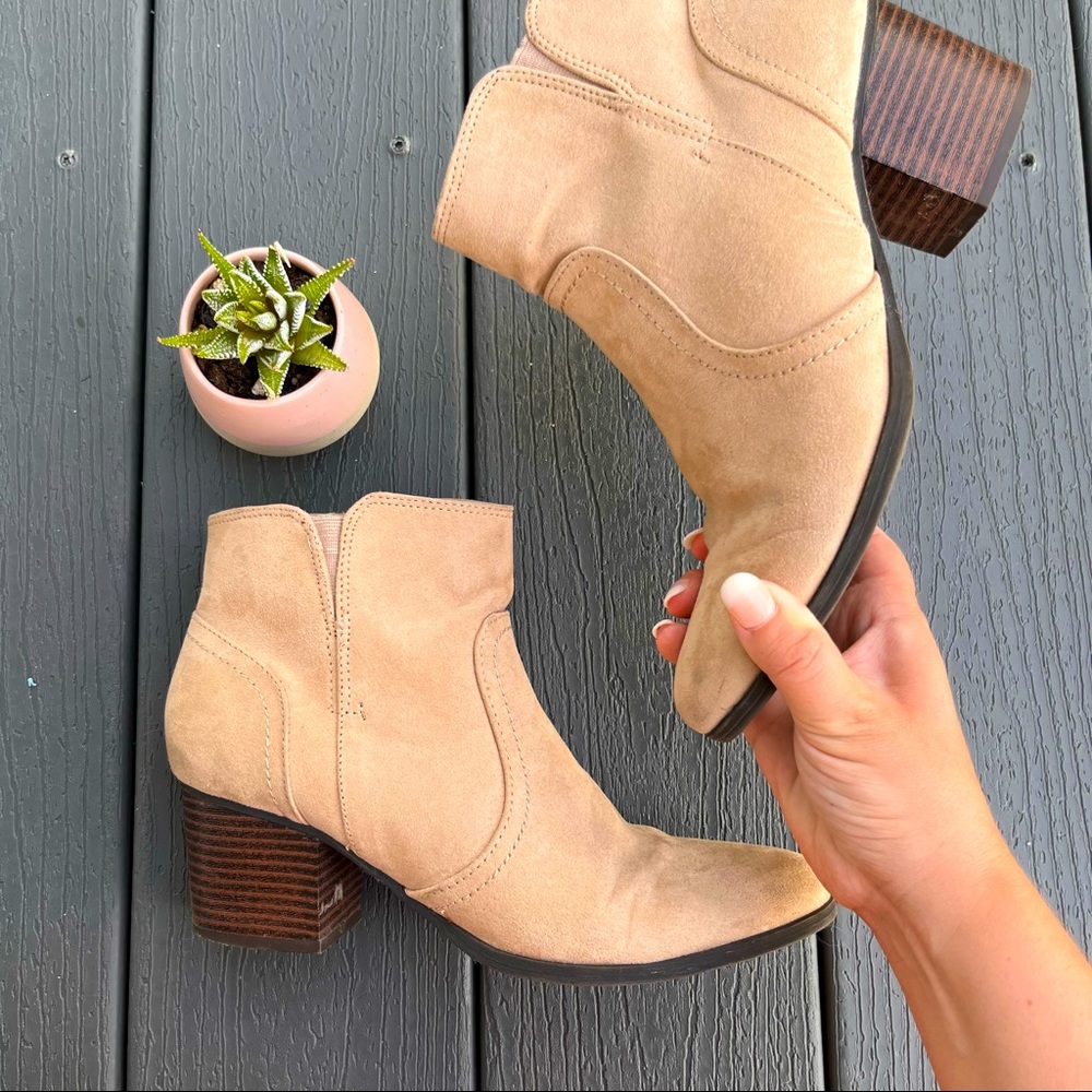 Tan booties 💜